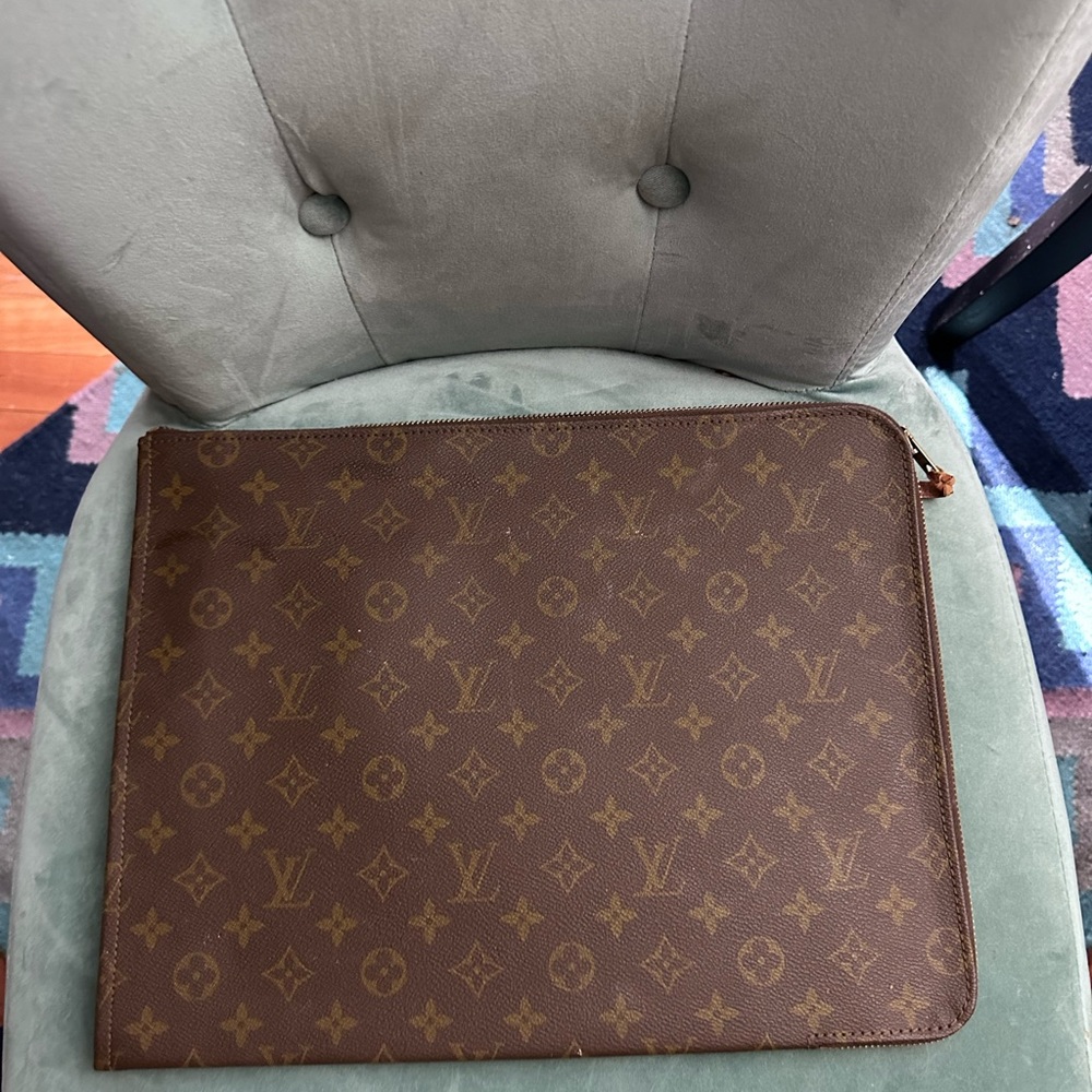 Louis Vuitton document folder zip up